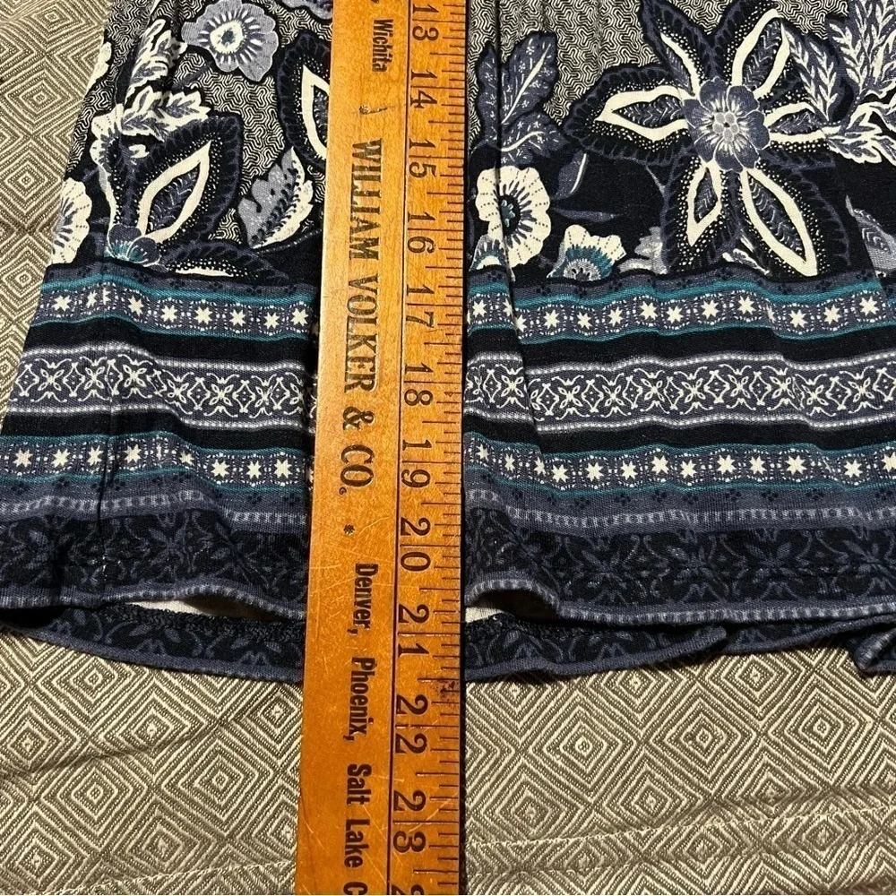 J Jill Blue Print Stretchy Rayon Knit Skirt with box pleats size S It#C70